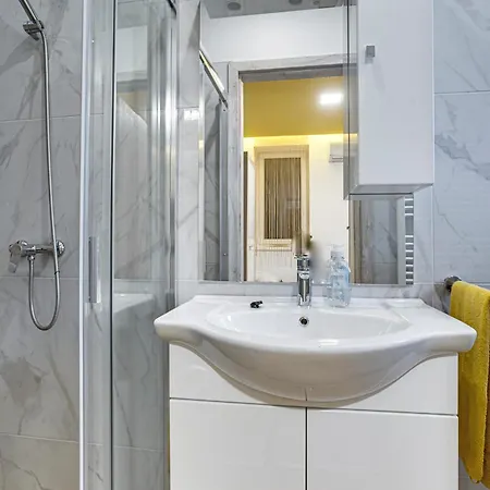 Magdi Vendeghaz A-b Apartment *