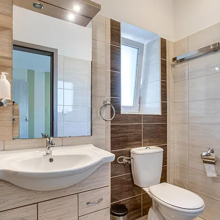 Magdi Vendeghaz A-b Apartment
