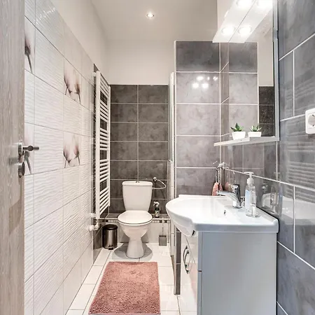 Magdi Vendeghaz A-b Apartmán *