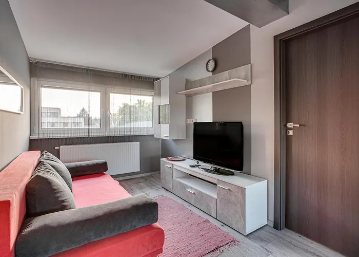 Magdi Vendeghaz A-b アパート