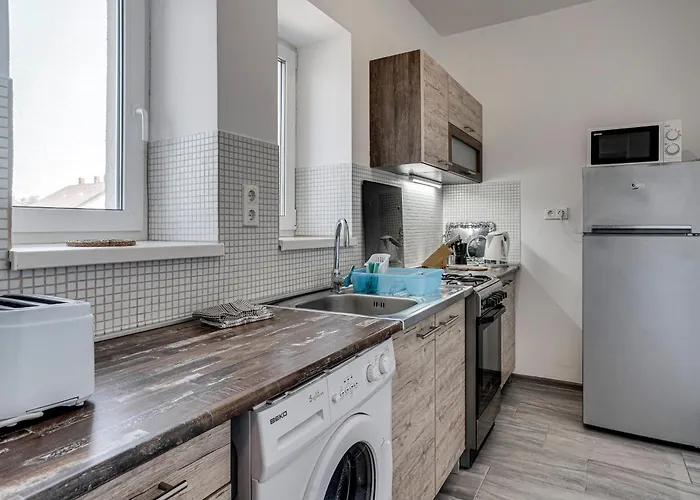 Magdi Vendeghaz A-b * Celldömölk