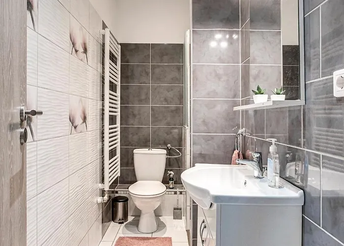 Magdi Vendeghaz A-b アパート *