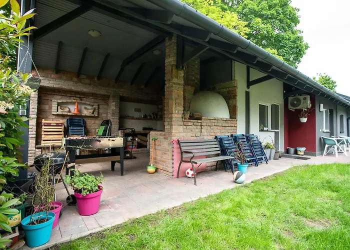 Magdi Vendeghaz A-b アパート *