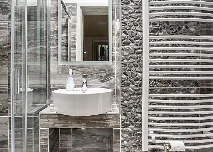 Magdi Vendeghaz A-b アパート